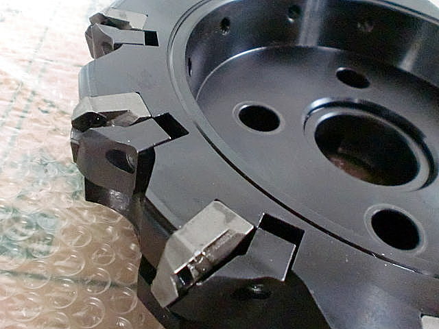Z002346 フェイスミル サンドビック RA260.22S-250-25J-47.6W_2