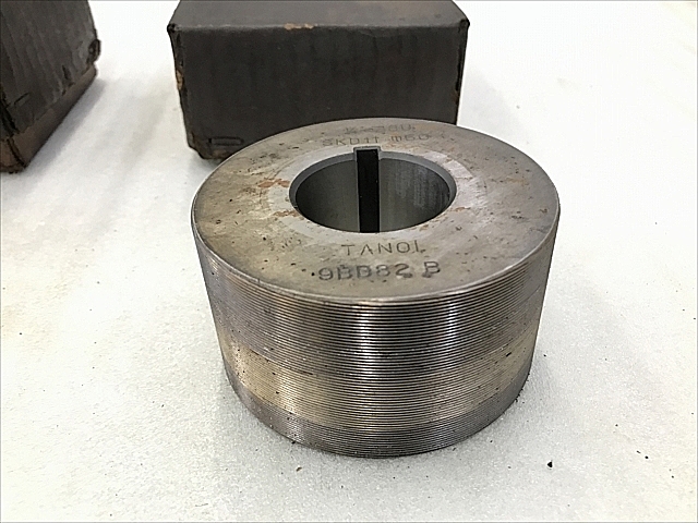 C114403 転造丸ダイス -- 1/4 28U_2