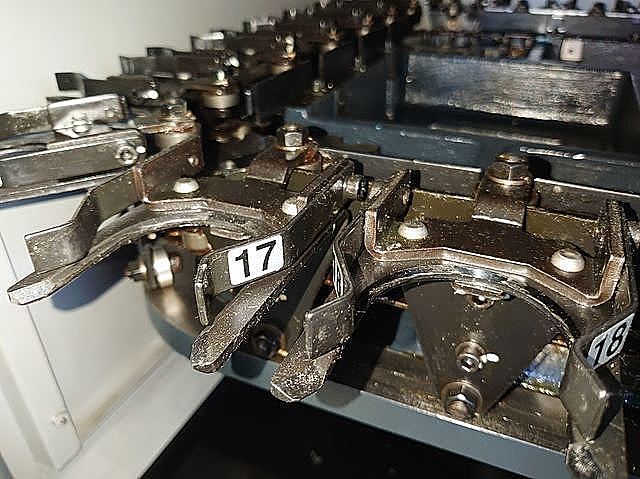P006987 グラファイト加工機 牧野フライス製作所 V33GRAPHITE_8