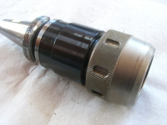 A011040 ミーリングチャック -- BT40-CTR32-135_4