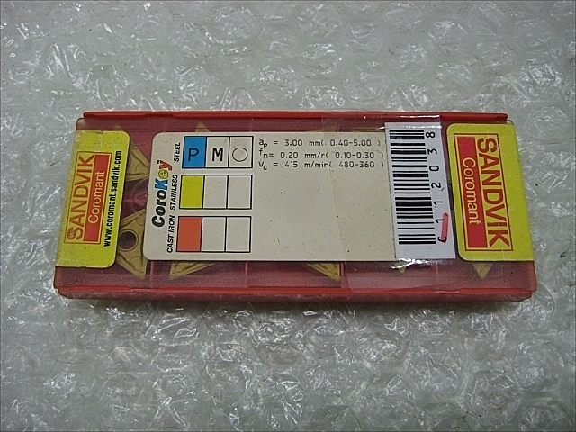 C112038 チップ新品 サンドビック TNMG 16 04 04-PM 4015