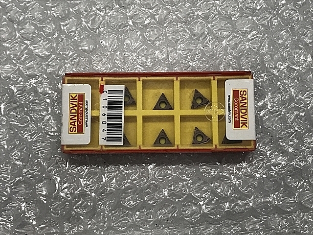 C106047 チップ 新品 サンドビック TCGX 11 02 04L-WK 1125_0
