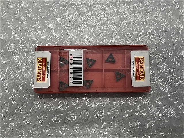 C106054 チップ 新品 サンドビック TCMT 09 02 04-PF_0