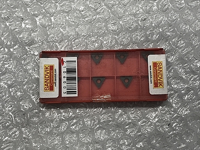 C105756 チップ 新品 サンドビック TCMT110208-UR 4235