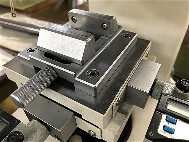 C101553 ビッカーズ硬さ試験機 明石 MVK-H1(No.810-933)_3