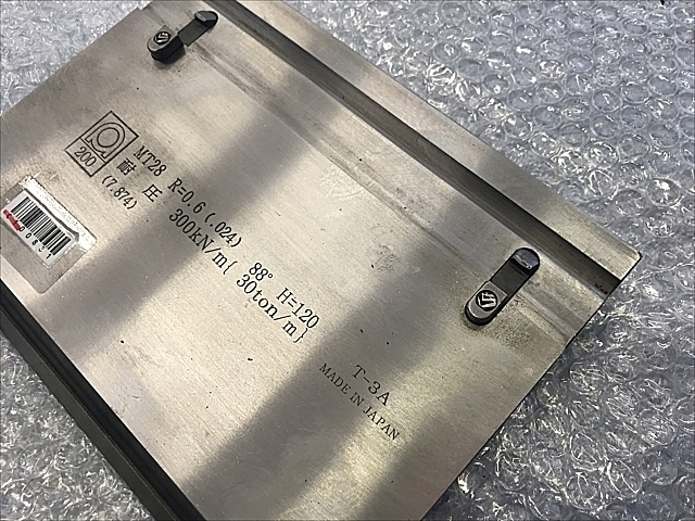 C100881 金型 アマダ MT28_3