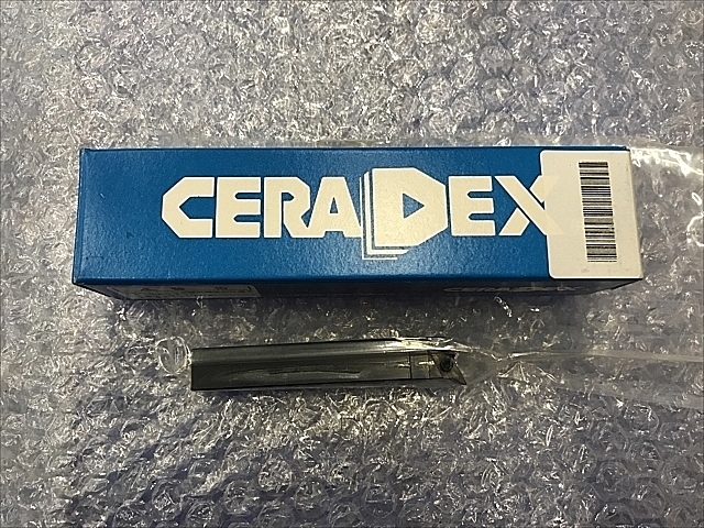 A137437 バイトホルダー 新品 京セラ XC7572PE12F-11