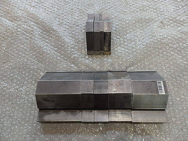 H012393 金型１山 --_2