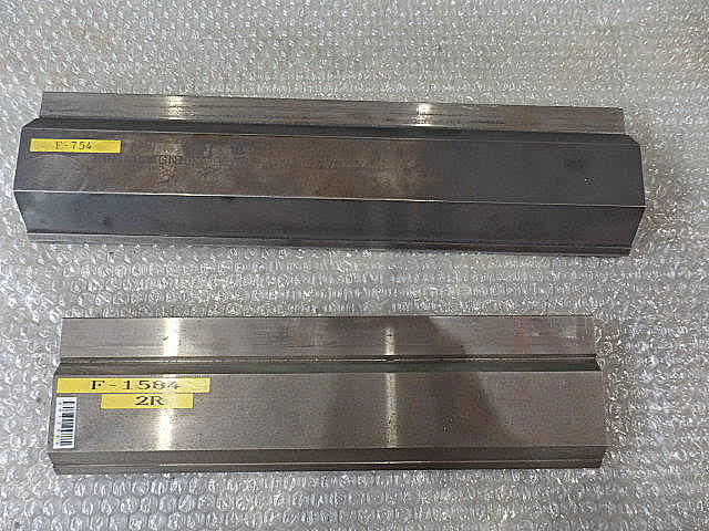 H012384 金型１山 --_1