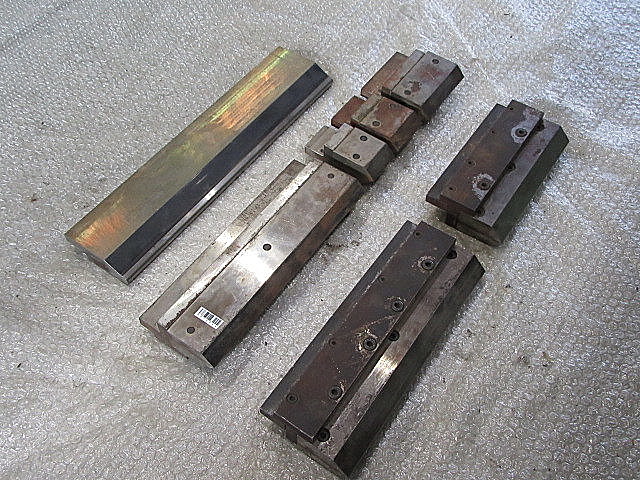H012366 金型１山 --_3