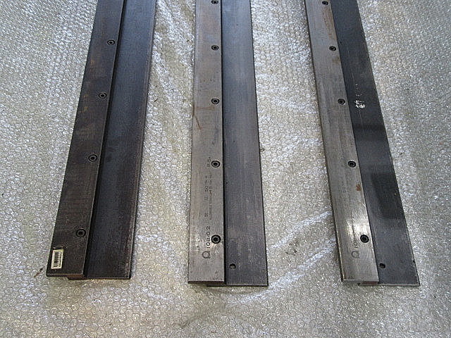A008047 金型１山 --_1