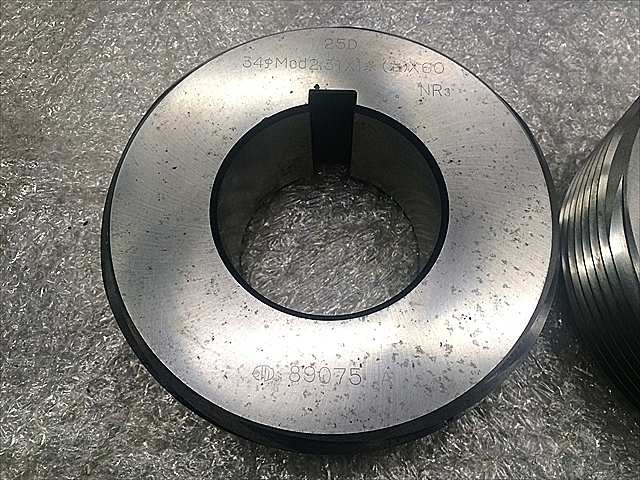 A112278 転造丸ダイス ツガミ 34φMod2.31×1条(右)×60_1