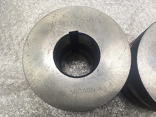 A112268 転造丸ダイス ツガミ 1 1/8-48T×100 NR1_1