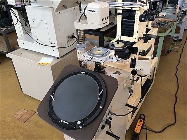 投影機 ミツトヨ 部品通電のみジャンク(J060) 投影機 ミツトヨ 部品通電のみジャンク(J060)