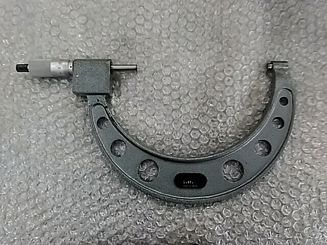 C100087 カウント式外側マイクロメーター ミツトヨ M810-175(193-107