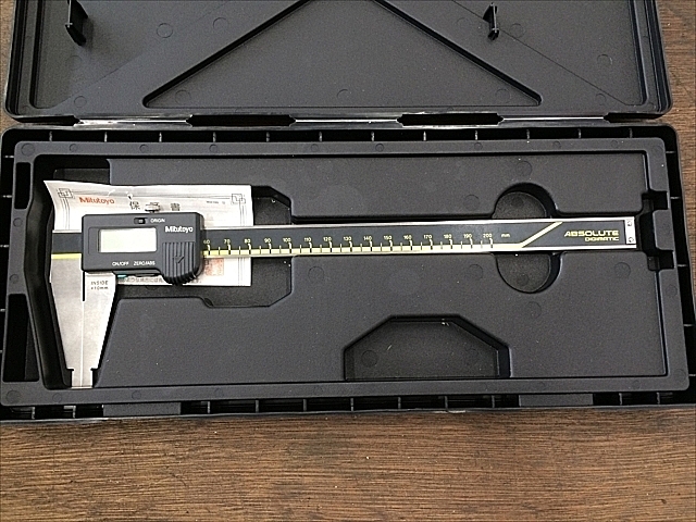 Mitutoyo デジタルカリパス 200mm ケース付き（型番: CDC-20C）