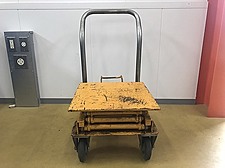 ゴリュー　WPTテーブル　大阪府までの送料込み デンソー ISUZU フォワード FTR90用 リビルトコンプレッサー M/G