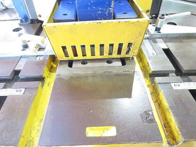 H010497 コーナーシャー コマツ SHG-3N-250 | 株式会社 小林機械 H010497 コーナーシャー コマツ SHG-3N-250 | 株式会社 小林機械