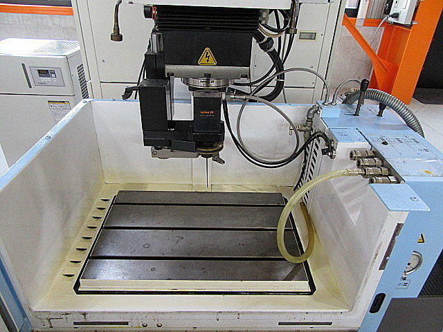 H010216 ＮＣ放電加工機 アジエ AGIETRON COMPACT1_2