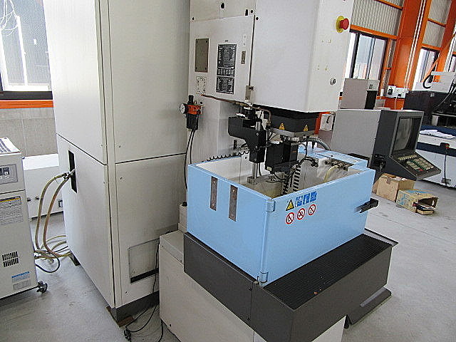 H010216 ＮＣ放電加工機 アジエ AGIETRON COMPACT1_4