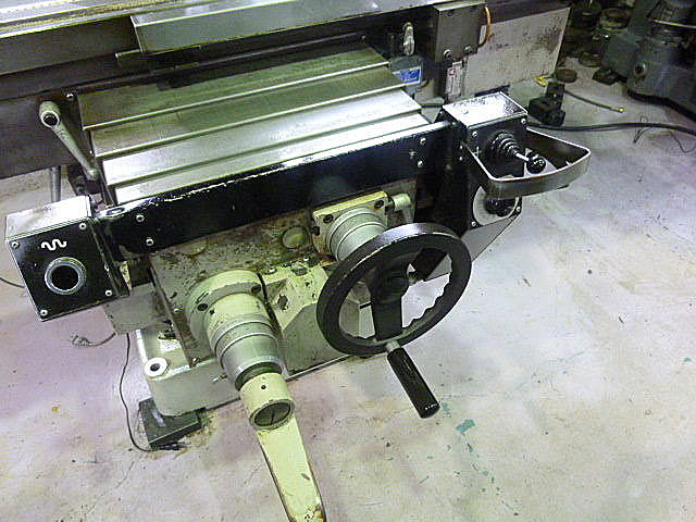 B004349 ひざ型フライス 日立精工 2MW-V_6