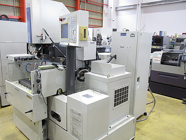 P004098 ＮＣ放電加工機 三菱電機 EA8M_1