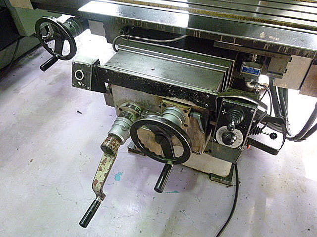 B004194 ひざ型フライス 日立精工 2MW-V_5