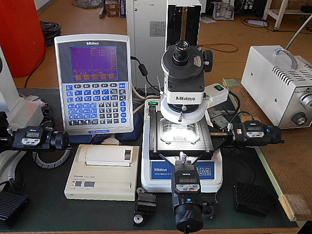 A100897 工具顕微鏡 ミツトヨ TM-500(176-808-3) | 株式会社 小林機械