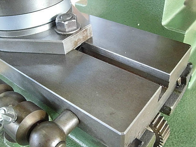 期間限定で特別価格 飯田鉄工所 ドリル研削盤 YG200F 4557425 Drill grinder