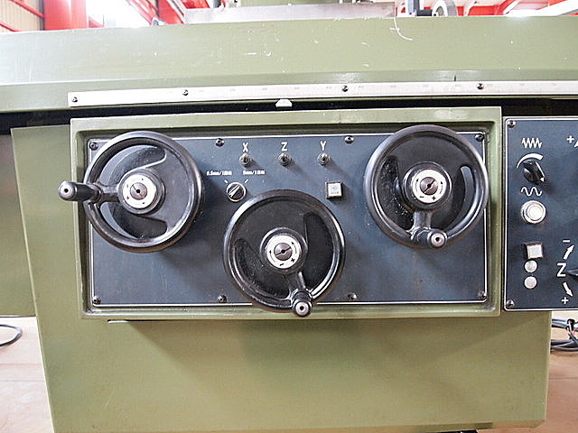 P002444 ＮＣフライス 牧野フライス製作所 AEV4A-85_9