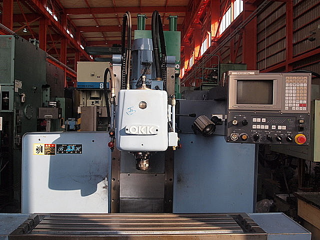 P002168 簡易型ＮＣフライス OKK RRM-2V_2