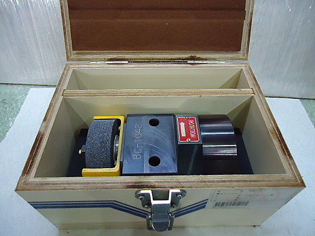 A020893 ツルーイング装置 豊田バンモップス RW-BT-1_0