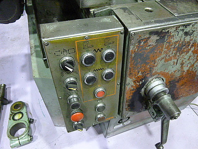 B003089 万能フライス 新潟鉄工 2UMC_4