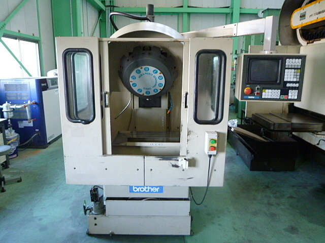 P900119 タッピングセンター ブラザー TC-211 | 株式会社 小林機械