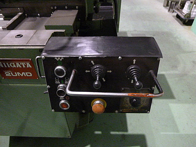 P900097 万能フライス 新潟鉄工 2UMD_5