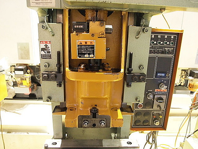 P001638 Ｃ型プレス アマダ TP-15AX_2