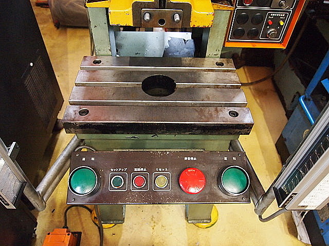 P001636 Ｃ型プレス アマダ TP-15AX_3