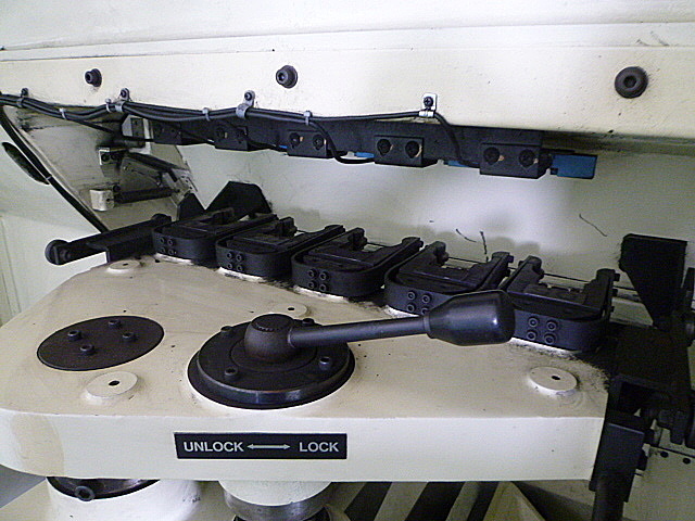 J002040 グラファイト加工機 牧野フライス製作所 SNC106-A5_13