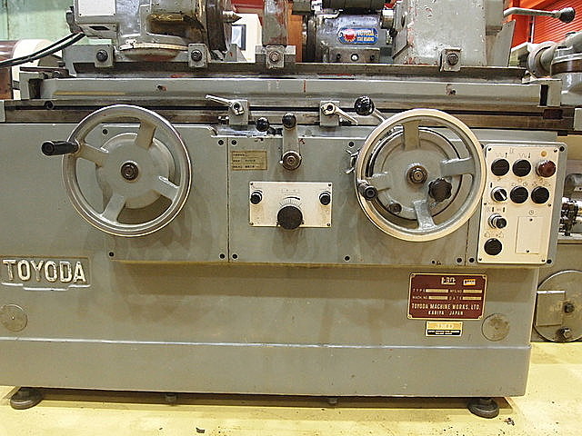 P001605 万能円筒研削盤 豊田工機 GUS30×50_17
