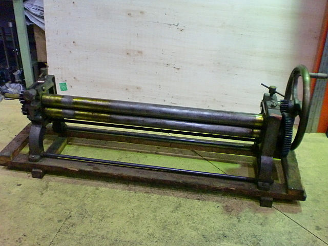 盛光 プレス 三本ロール 50×1000 0.7 50径 1000mm PLSL-5010 盛光 鉄板のＲ加工 アミ 代引不可 盛光 三本ロール 50X1000 PLSL5010 [PLSL-5010][r22][s9-039] : ミナト