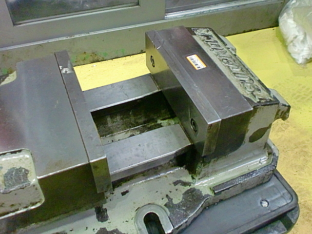 A018402 油圧バイス 津田駒 VH-200_1