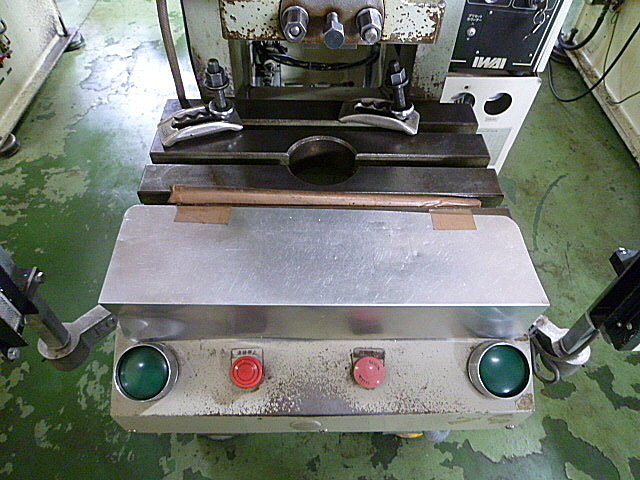J001700 Ｃ型プレス 岩井鉄工所 SP-15K_2