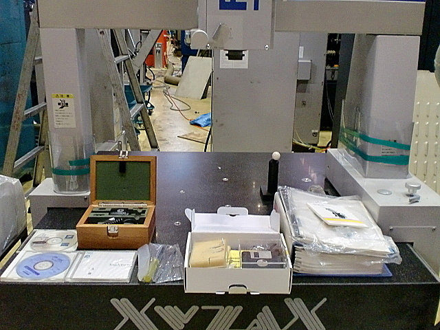 P000586 三次元測定機 東京精密 RVF600A_3