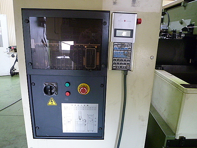 J001180 放電加工機 牧野フライス製作所 EDNC32H-ROBO_3