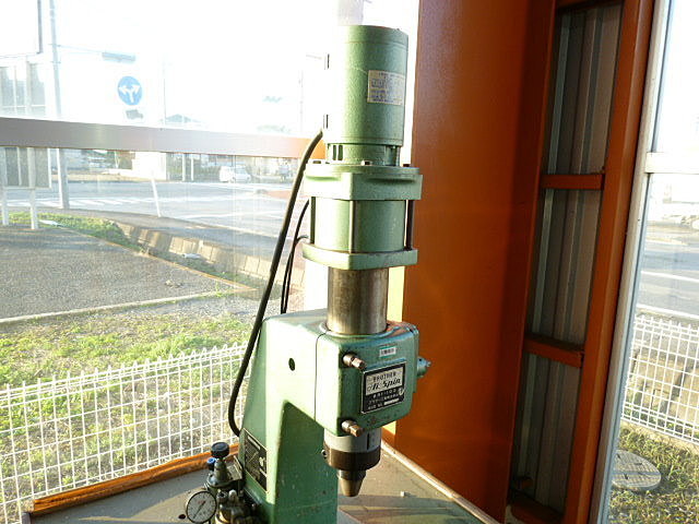 C001297 リベッティングマシン ブラザー BR1-103 | 株式会社 小林機械