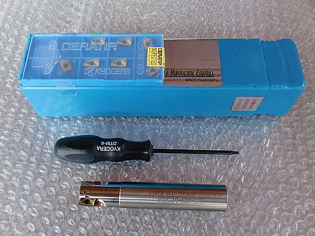 A012483 スローアウェイカッター 京セラ MEC20-S20-T11_1