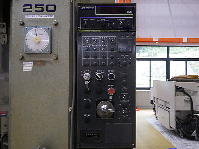 H015359 鍛造プレス コマツ L1C250-BM_6
