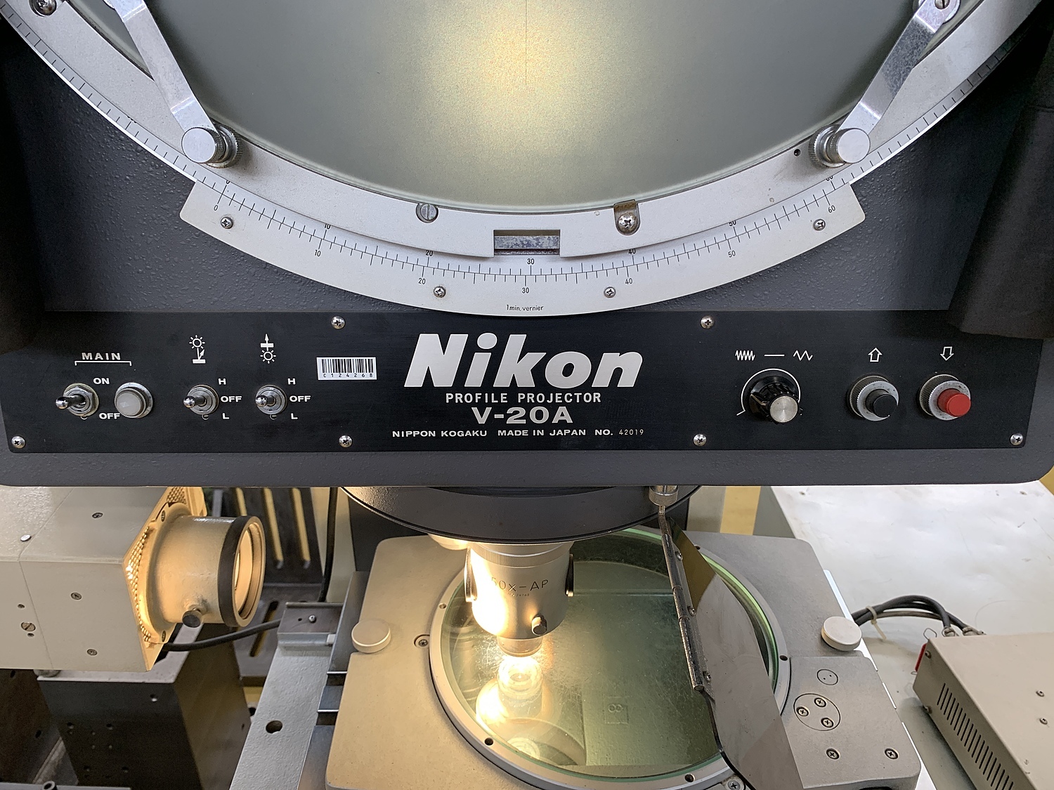 C124268 投影機 ニコン V-20A | 株式会社 小林機械 C124268 投影機 ニコン V-20A | 株式会社 小林機械