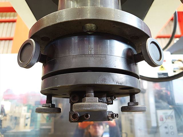 P007334 ＮＣ放電加工機 牧野フライス製作所 EDNC6_3