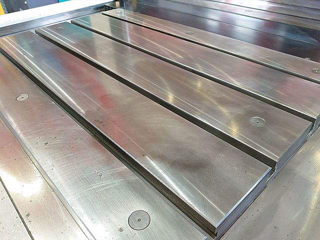 P007334 ＮＣ放電加工機 牧野フライス製作所 EDNC6_6